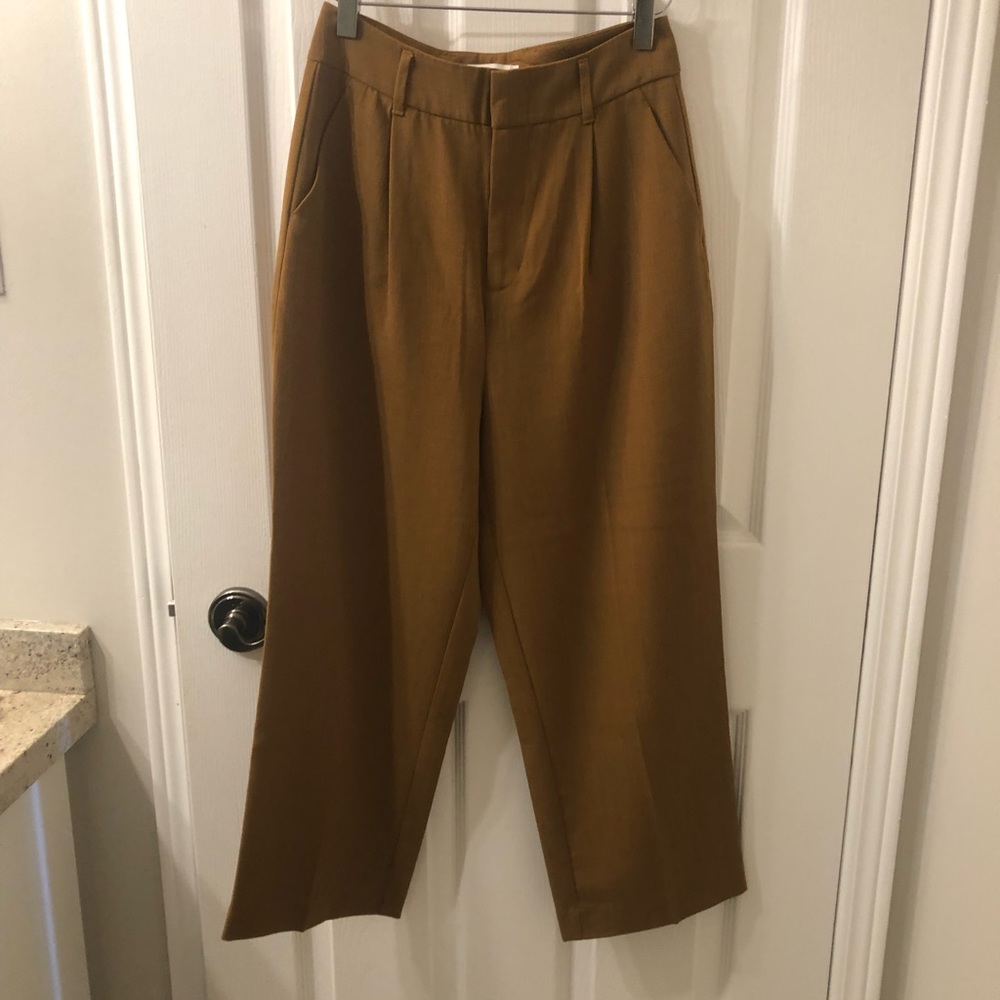 OAK + FORT Cropped Pleated Pants